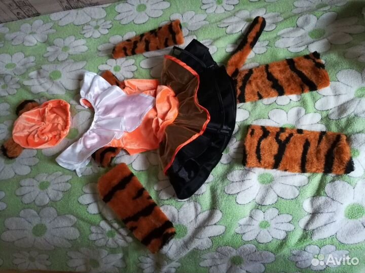 Продам костюм тигра для девочки 3-4 года