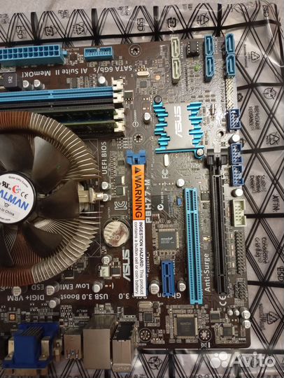 Материнская плата с процессором и памятью