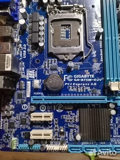 Материнская платаgigabyte ga b75m d2v (глюч)