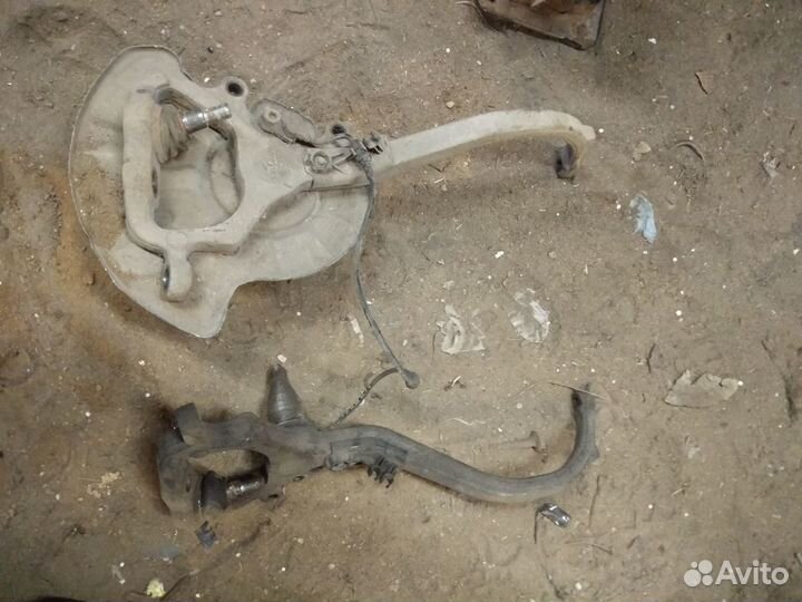 Кулак поворотный mercedes w220