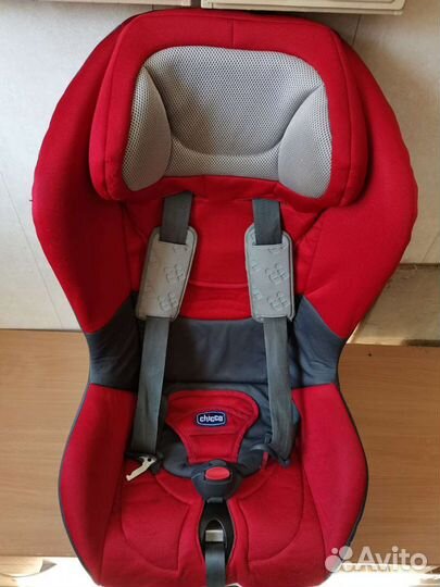 Автокресло Chicco Artsana Universal 9-18 кг