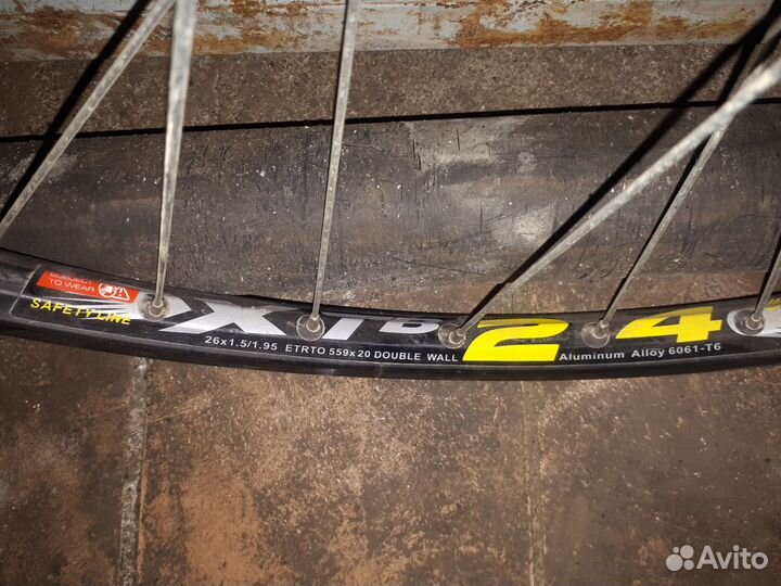 Переднее колесо на базе обода Weinmann X1d Alloy