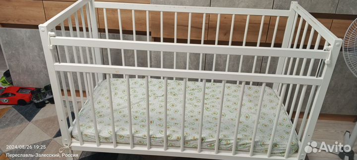 Детская кроватка