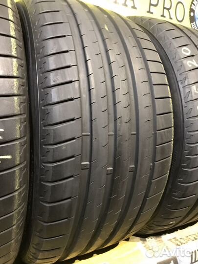 Bridgestone Potenza Sport 285/35 R20 и 275/35 R20 104Y