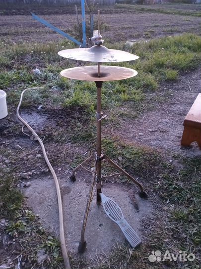 Тарелки для ударных со стойкой