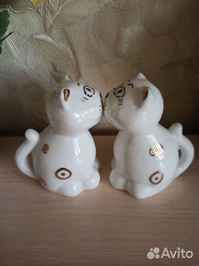 Статуэтка котики