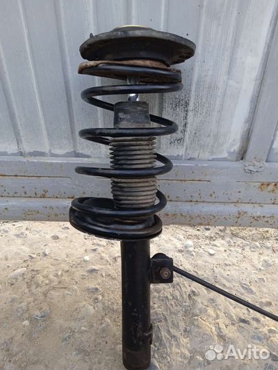 Стойка передняя правая peugeot 206 в сборе