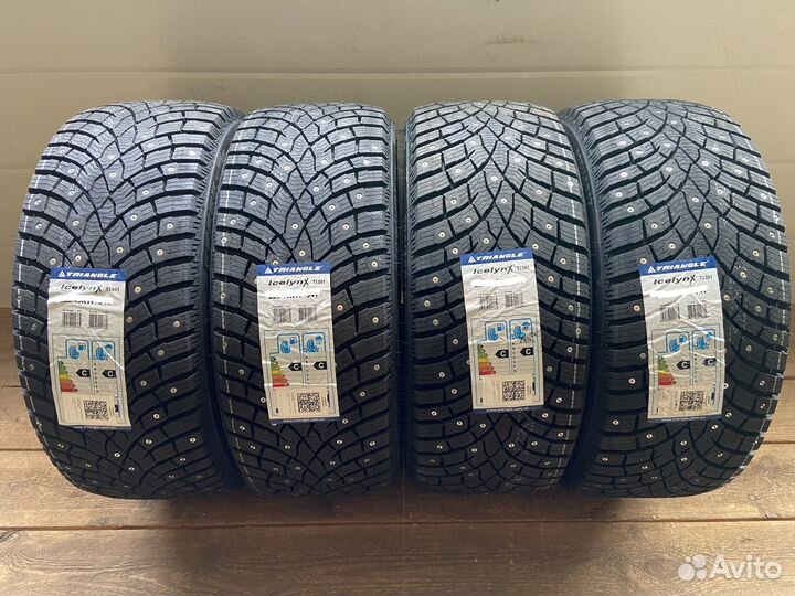 Triangle IcelynX TI501 215/70 R16 104T