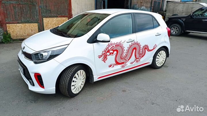 Наклейка на авто