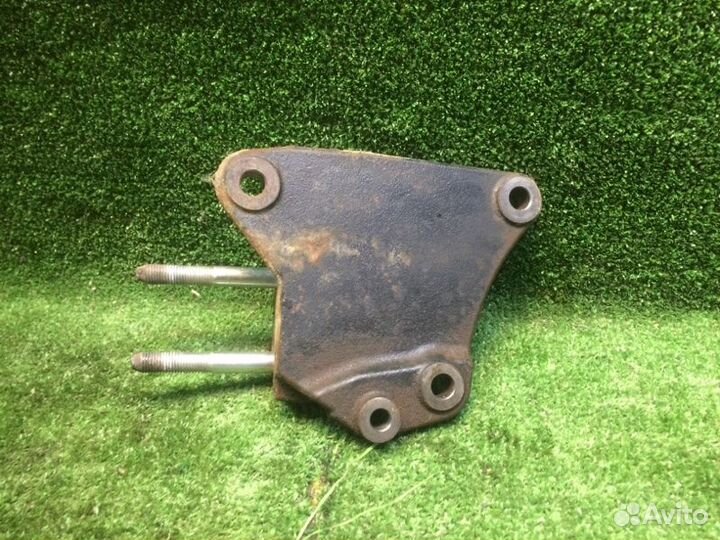Кронштейн двигателя правый передний правый