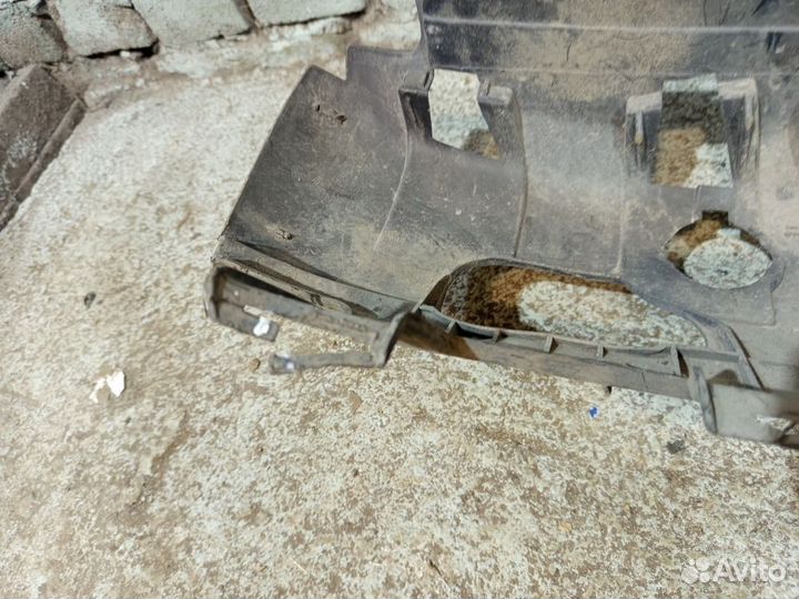 Кронштейн заднего бампера Volkswagen Caddy 3