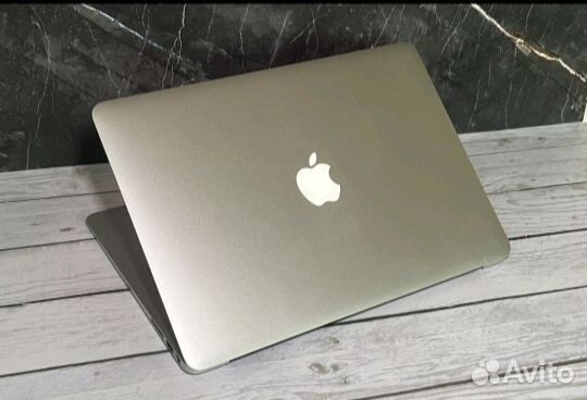 Macbook air 13 (2014) M2, 4GB