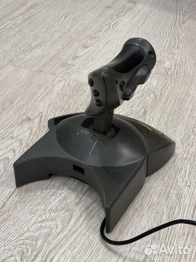 Джойстик для авиасимуляторов Thrustmaster