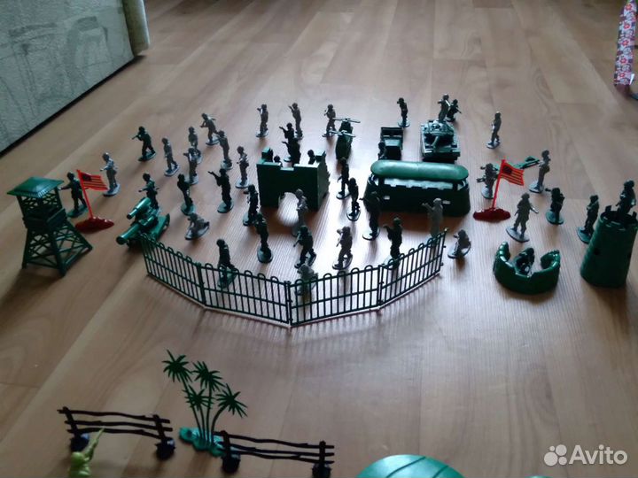 Солдатики (много)