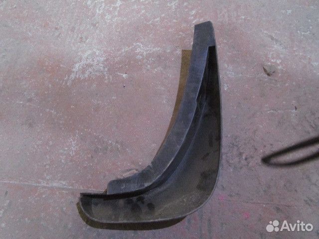 Брызговик передний левый Land Rover Range Rover IV