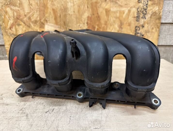 Коллектор впускной Nissan Qashqai HR16DE