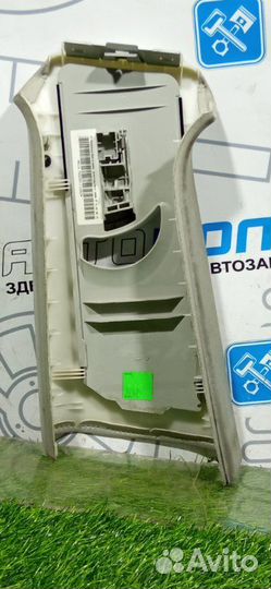 Обшивка средней стойки правая Volkswagen Passat B7