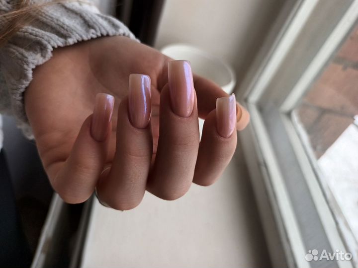 Модель на маникюр