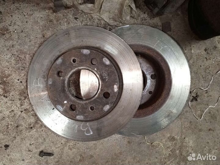 Задние тормозные диски Опель Вектра Б