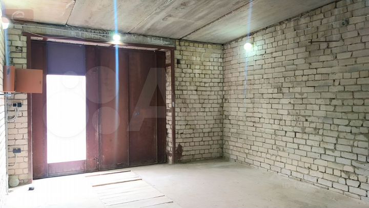 Гараж, > 30 м²