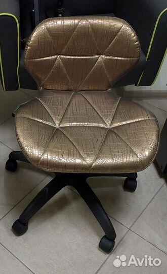 Кушетка и стул мастера