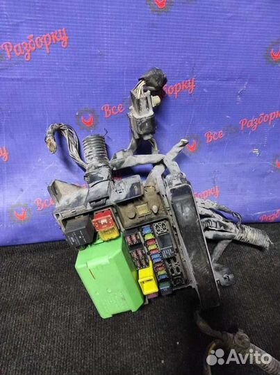 Блок предохранителей Mitsubishi Lancer 1 2004