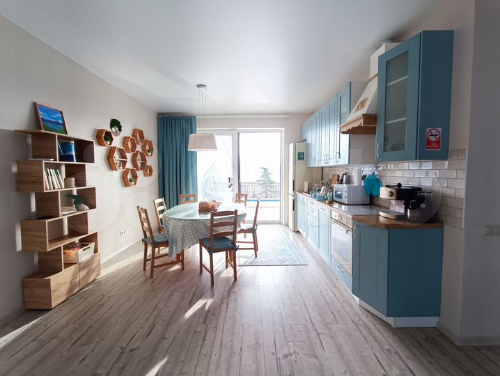 Дом 200 м² на участке 6,5 сот.