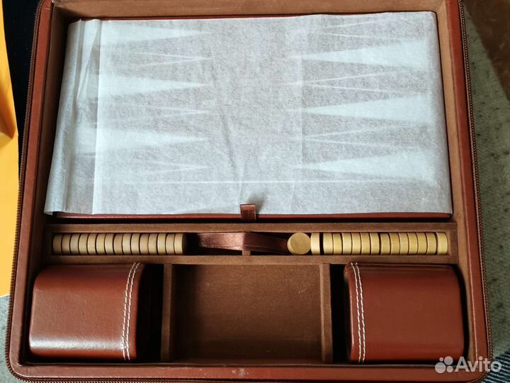 Кейс с 2 играми, чемоданчик и Советское искусство