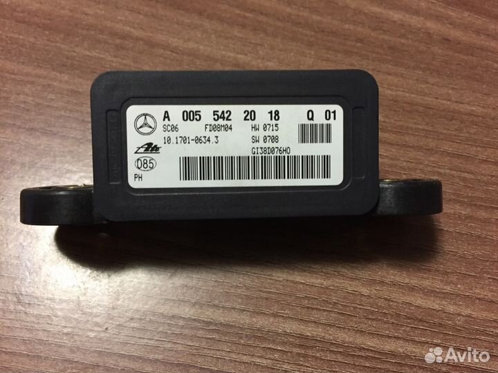 Датчик ускорения Mercedes A0055422018
