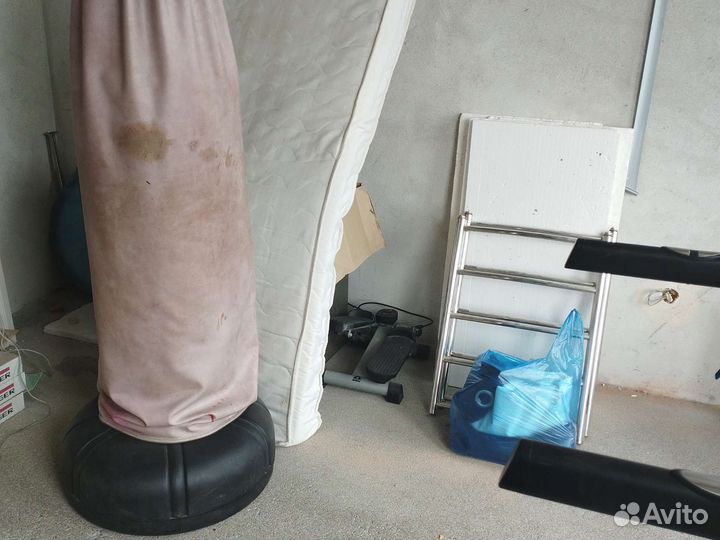 Боксерская груша напольная