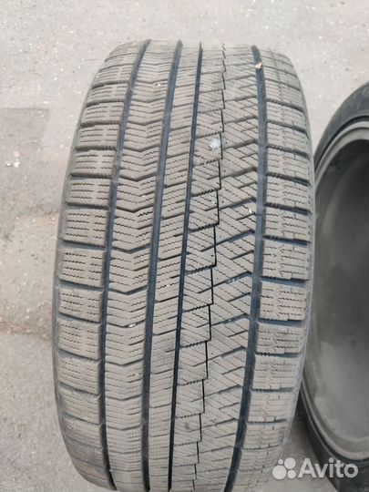 Bridgestone Blizzak Ice 245/40 R18