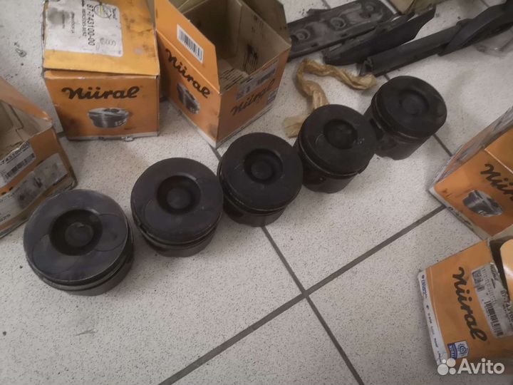 Комплект поршней om602.980 Mercedes