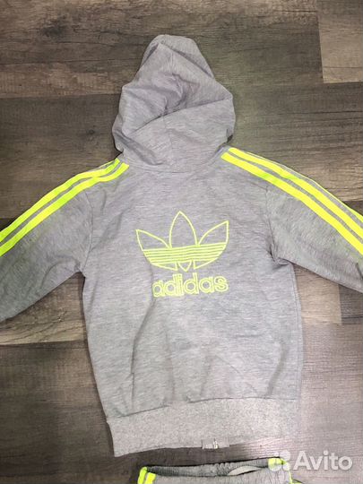 Спортивный костюм adidas 122-128