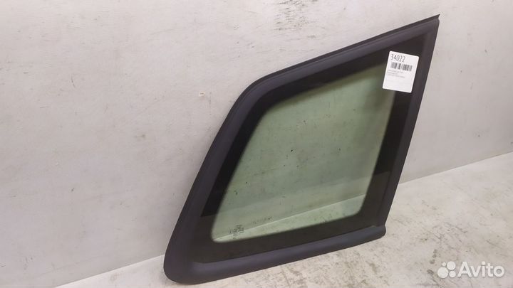 Стекло кузова заднее правое Skoda Karoq 2017