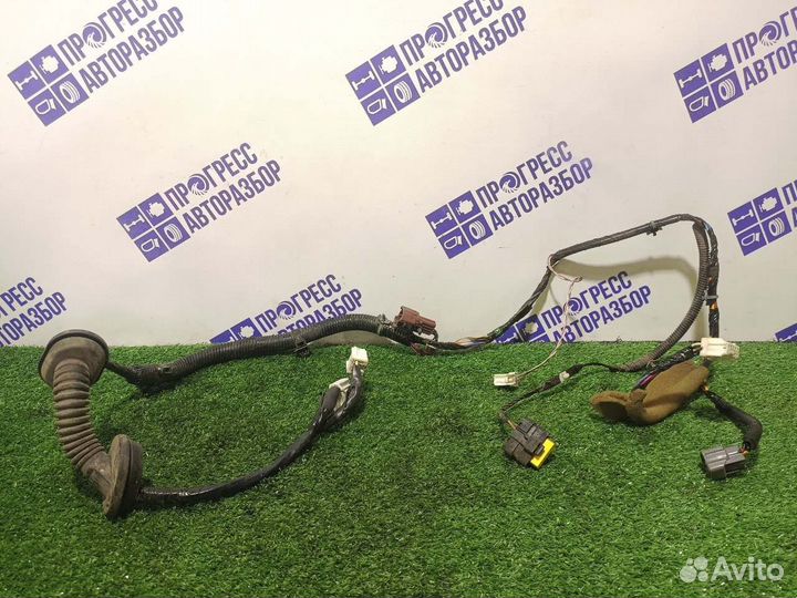 Проводка двери передняя левая Nissan Tiida хэтчбек