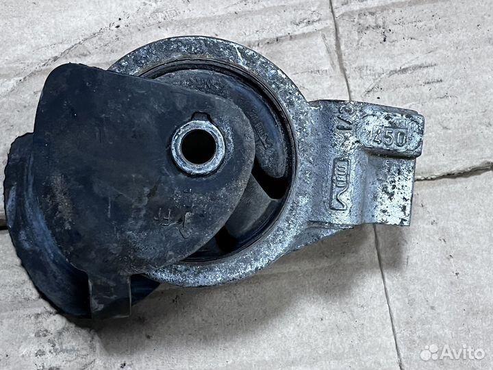 Подушка двигателя Mitsubishi