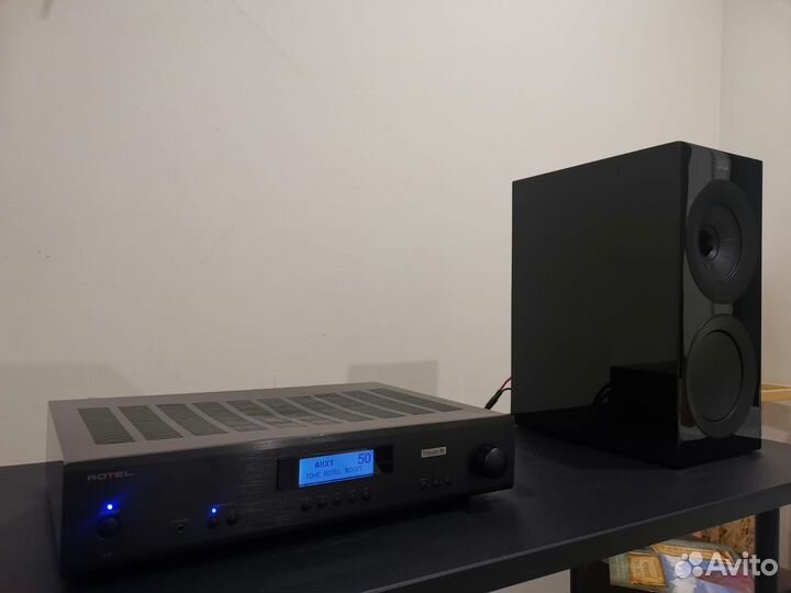 Усилитель Rotel A11 Tribute