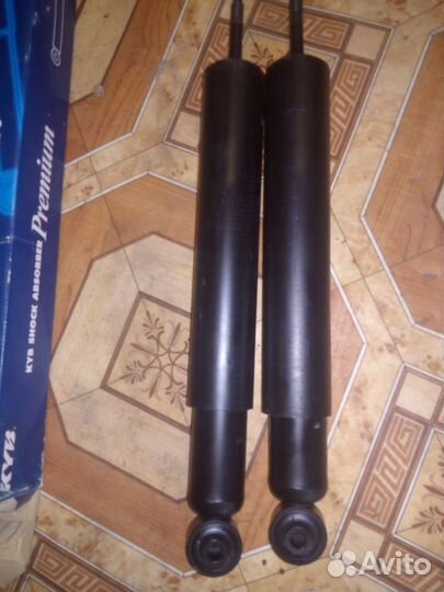 KYB shock absorber premium - задний аморатизатор