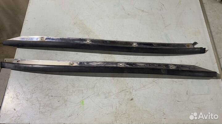 Молдинги лобового стекла Nissan Almera N16