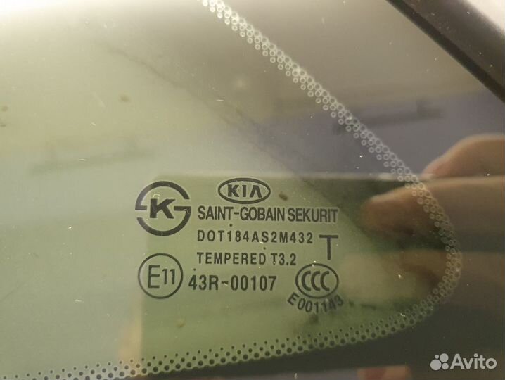Стекло кузовное глухое левое на Кiа Сеed 2 JD SW