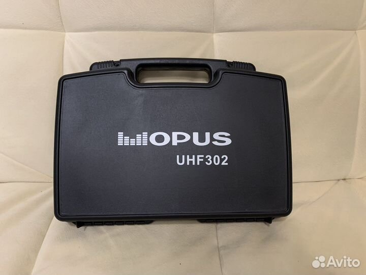 Радиомикрофон головной Opus uhf302hs