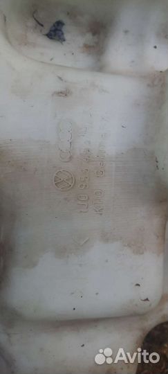 Бачок омывателя golf 4