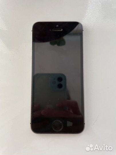 Телефон iPhone 5se