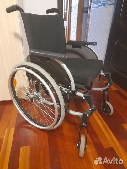 Продам инвалидную коляску