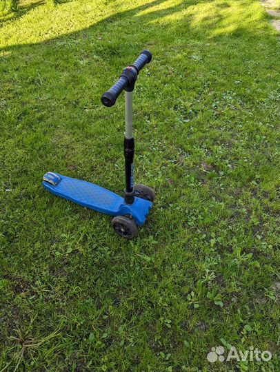 Самокат детский трехколесный MaxiScoo junior delux