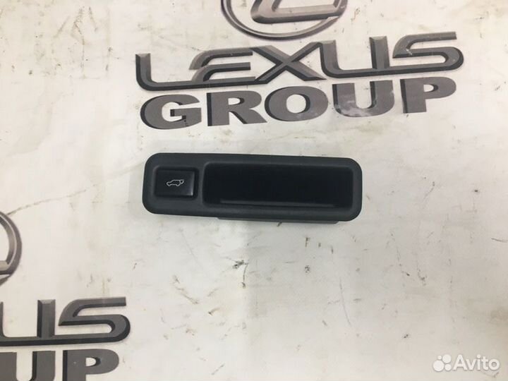 Кнопка крышки багажника Lexus RX450h
