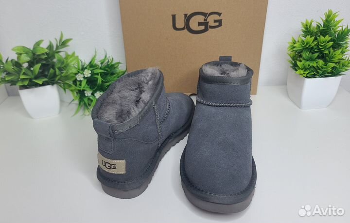 Ugg classic mini