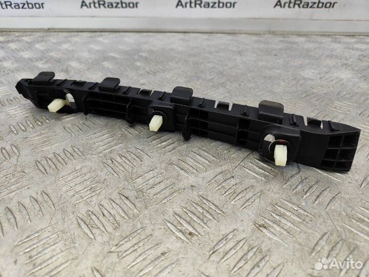 Кронштейн заднего бампера правый Hyundai I30 GD