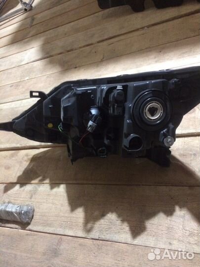 Оригинальная передняя правая фара nissan qashqai