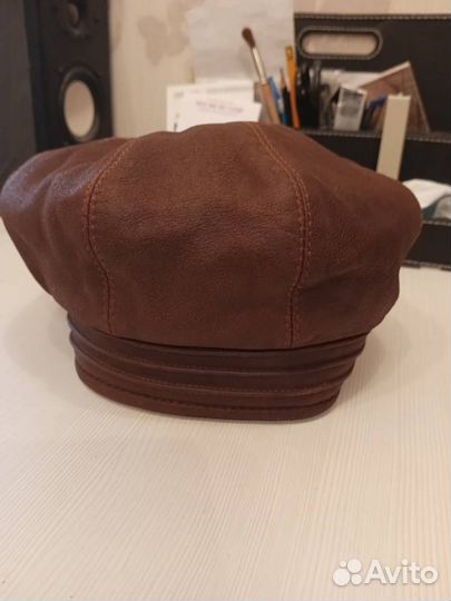 Береты, шляпы, палантины